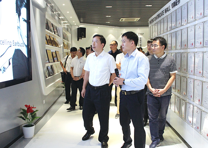 向导来访：2018.9东莞市市长肖亚非Z6尊龙旗舰厅调研