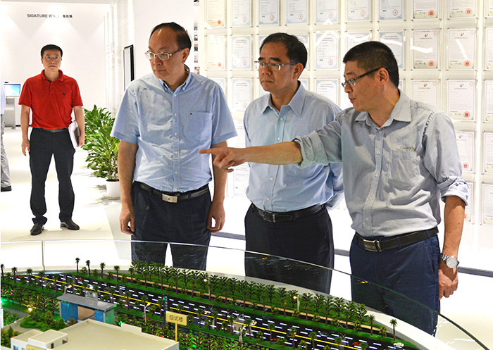 向导来访： 2018.10东莞市委书记梁维东Z6尊龙旗舰厅调研